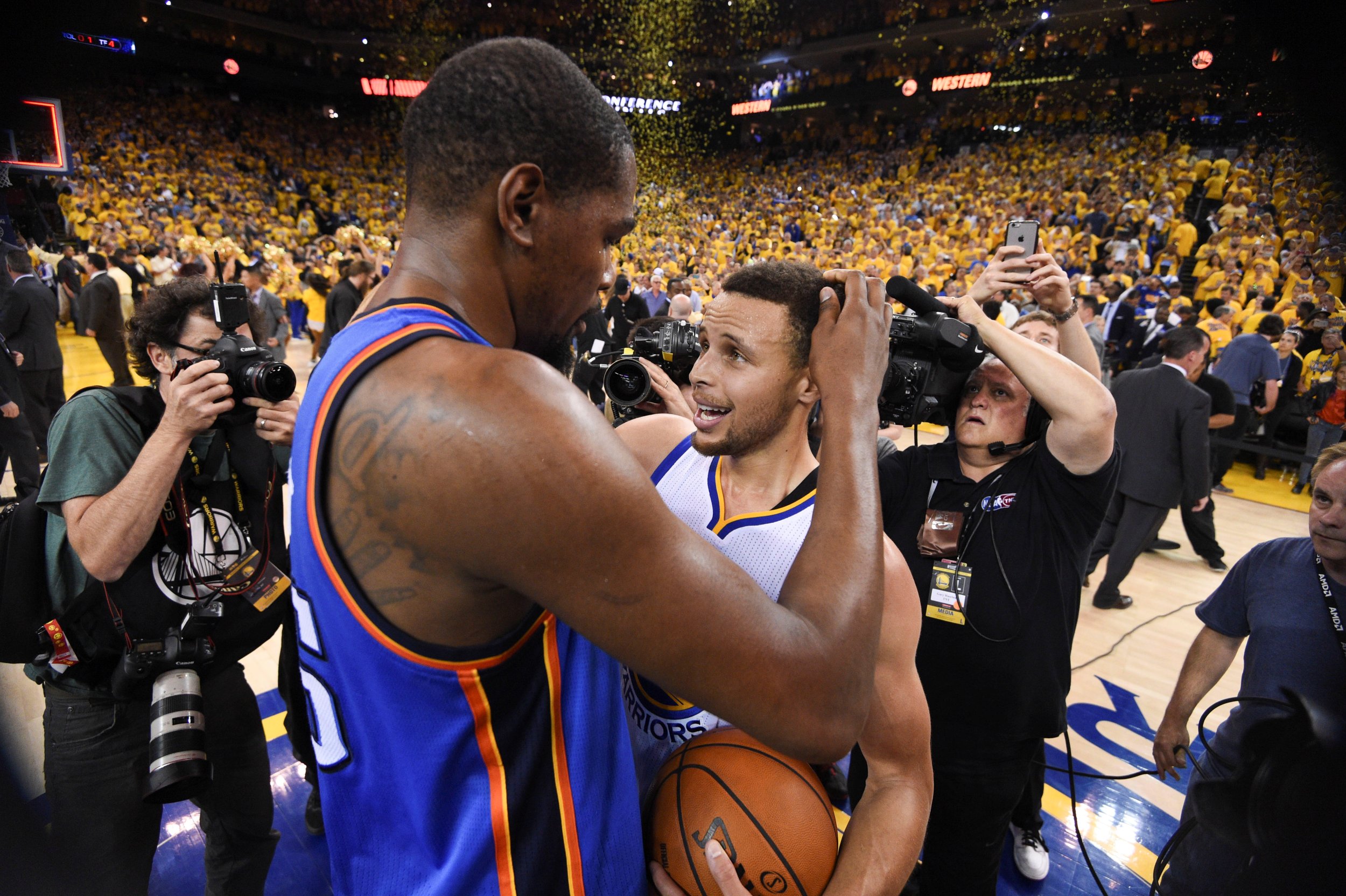 Golden State Warriors Betting Odds: With Kevin Durant On The Roster, What  Are GSW's Chances Of Winning 2017 NBA Finals?