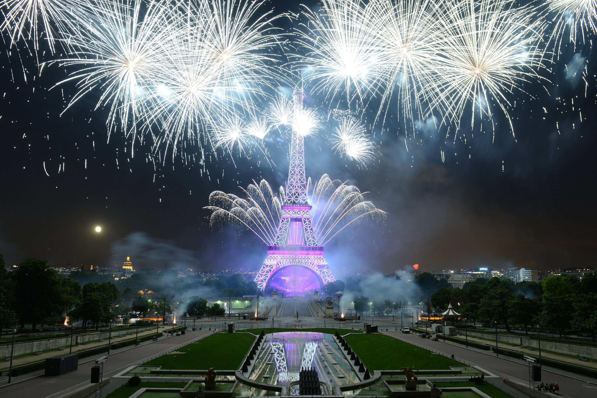 Bastille day. Праздник день взятия Бастилии во Франции. 14 Июля во Франции. 14 Июля день взятия Бастилии во Франции. День взятия Бастилии салют.