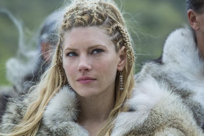 ‘vikings’ Season 4 Spoilers Katheryn Winnick Shows Off Lagertha’s New Look In Behind The Scenes