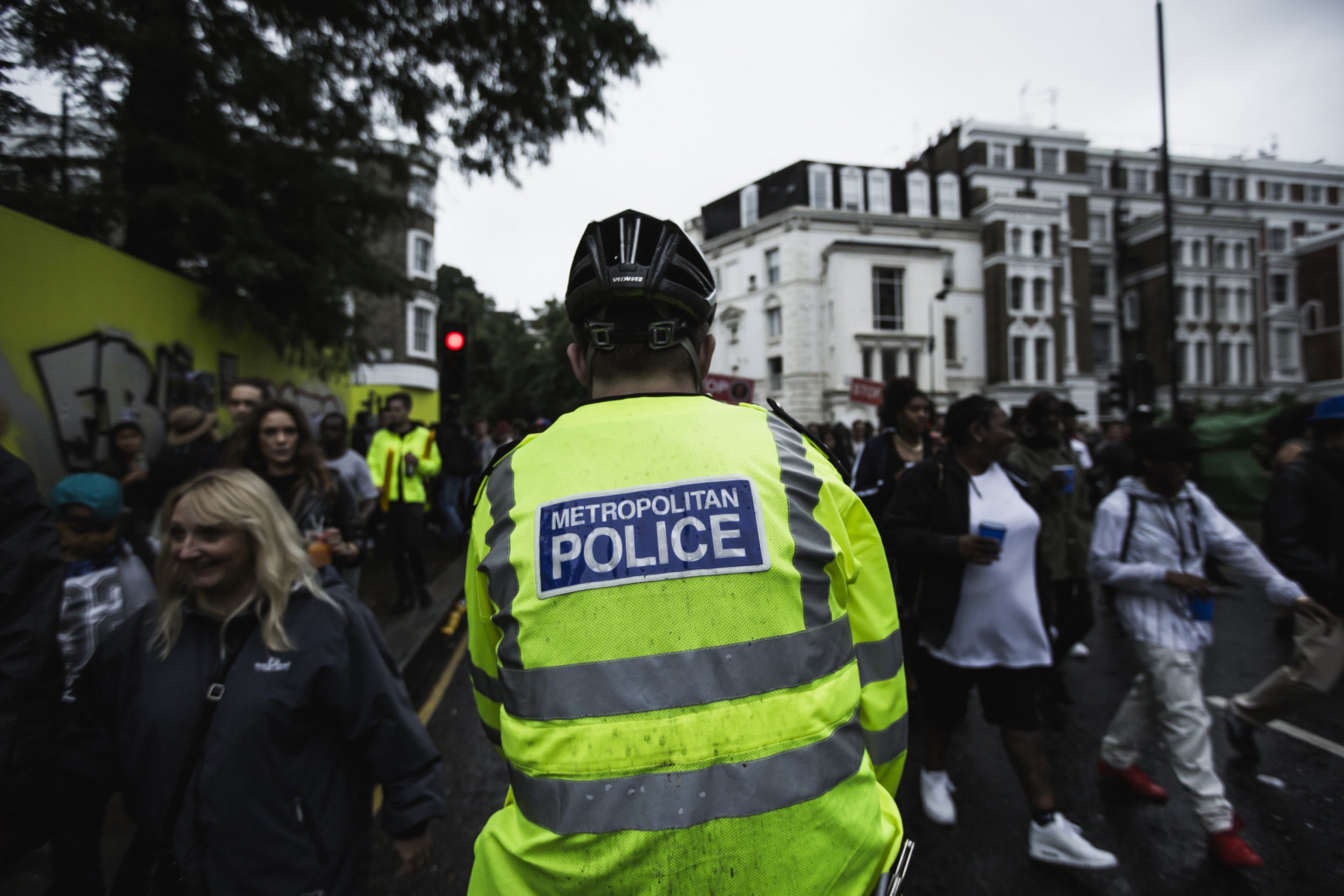 Police Officer Shows Off Impressive Dance Moves At Notting Hill Carnival