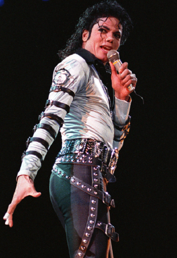 American pop music star Michael Jackson sings 13 October 1988 at the Capital Center in Landover, Maryland. 