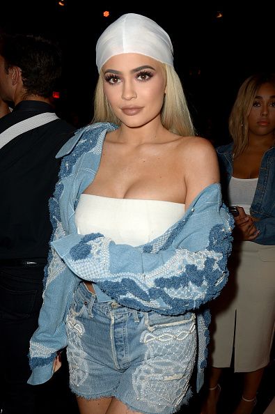Kylie Jenner Roasted On Twitter For Cultural Appropriation After Wearing A  Do-Rag During Fashion Week [PHOTOS]