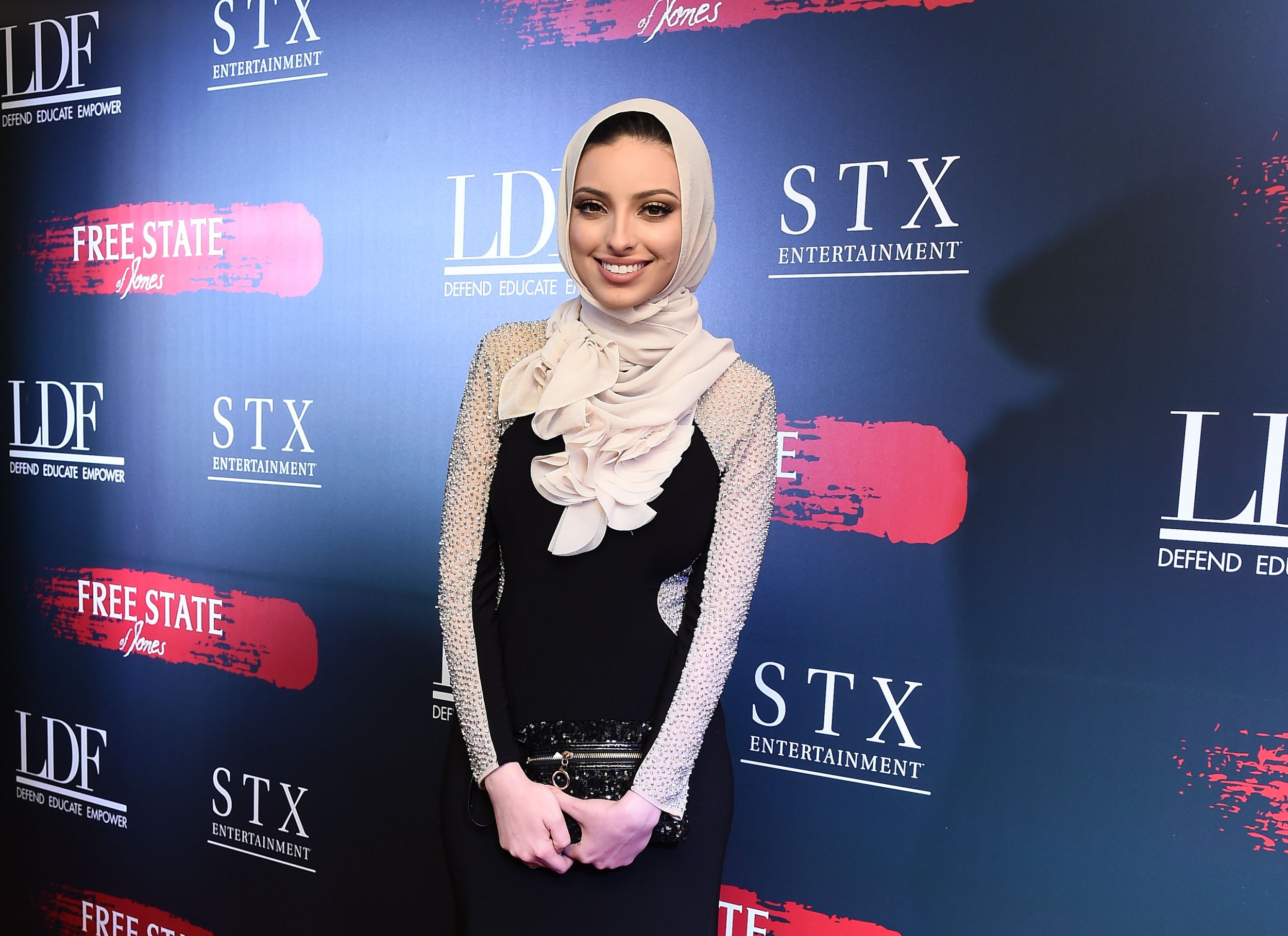 Who Is Noor Tagouri Muslim Woman In Hijab Poses For Playboy Ibtimes 4269