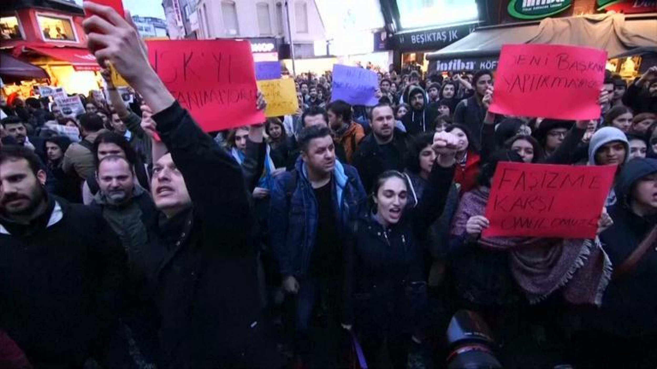 Protesters march against Turkey referendum result