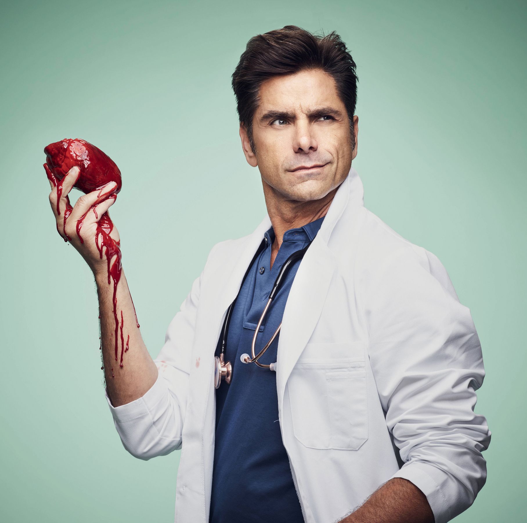 ‘scream Queens Season 2 Stars John Stamos And Jamie Lee Curtis Kiss In