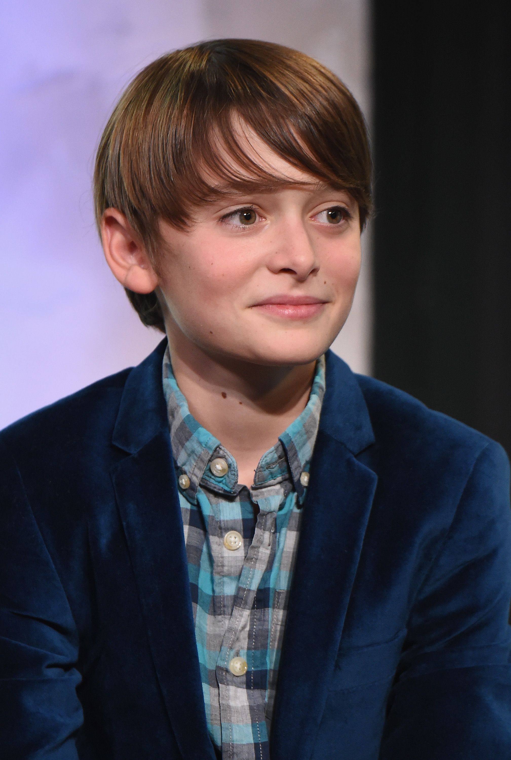  Stranger Things Season 2 Is Will Byers Gay Noah Schnapp Talks 