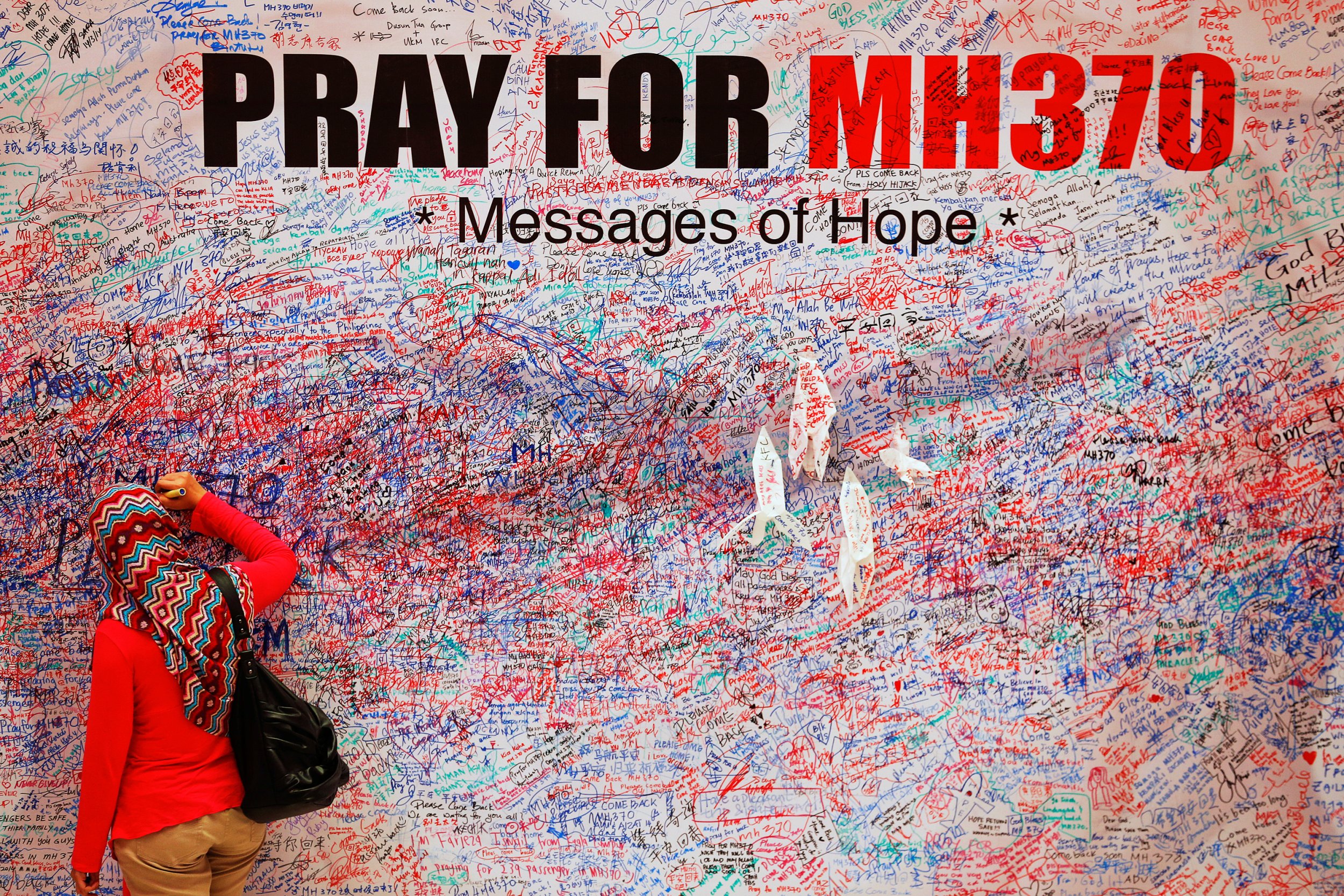 Flight MH370 Update Sonar Search Finds Oil Barrel, Cable Debris But No