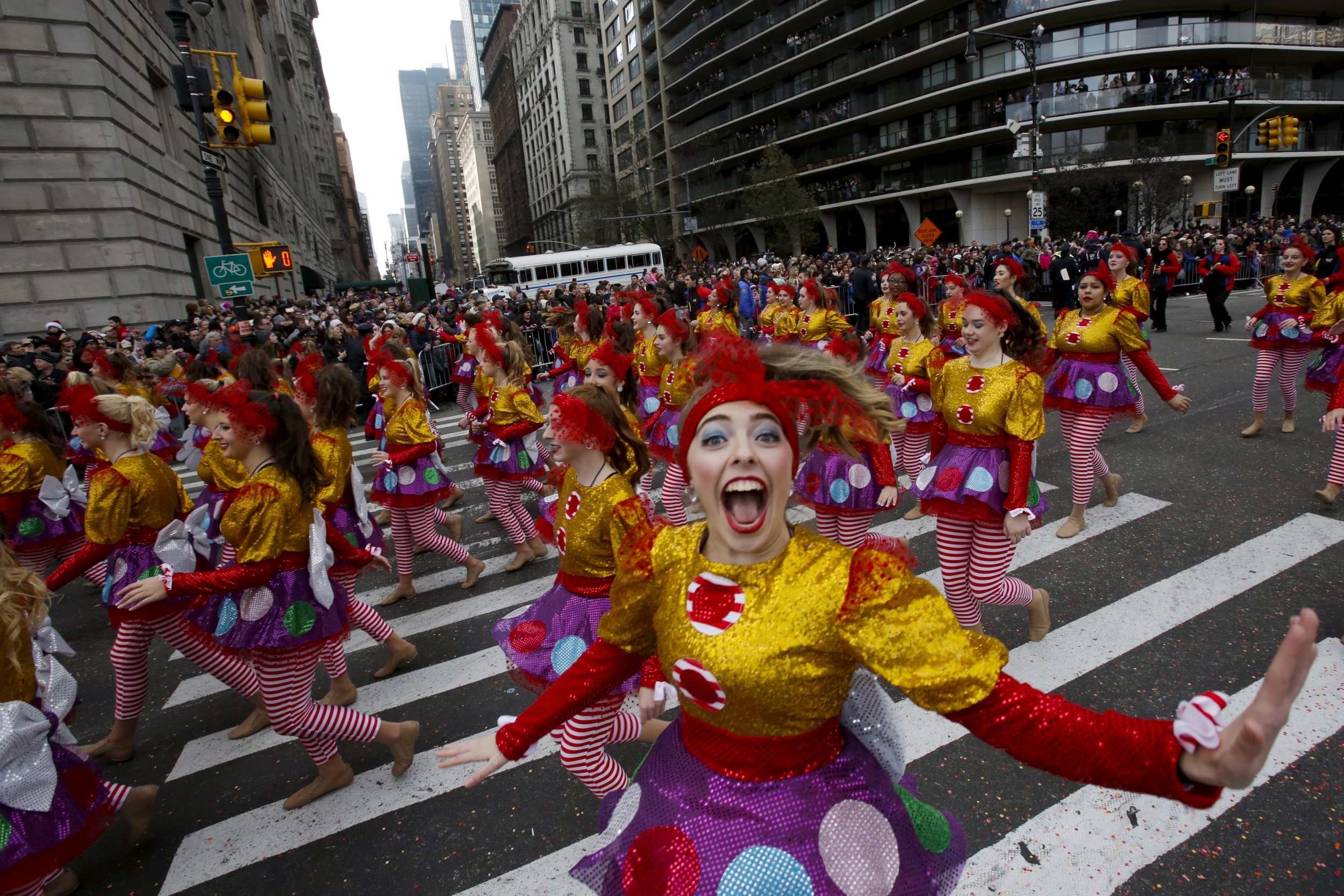 Какие самые популярные праздники. Парад на день Благодарения в Нью-Йорке. День Благодарения в США праздники США. Macy's Thanksgiving Parade. Парад на день Благодарения в Америке.