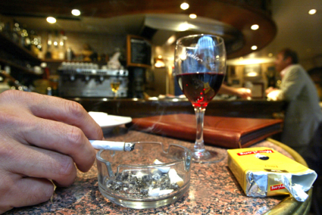 A new study shows having a glass of red wine before a cigarette can reduce chances of damage.