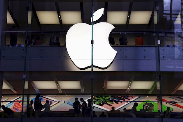 Apple In Talks With Warner Bros, Universal Pictures And 21st Century ...