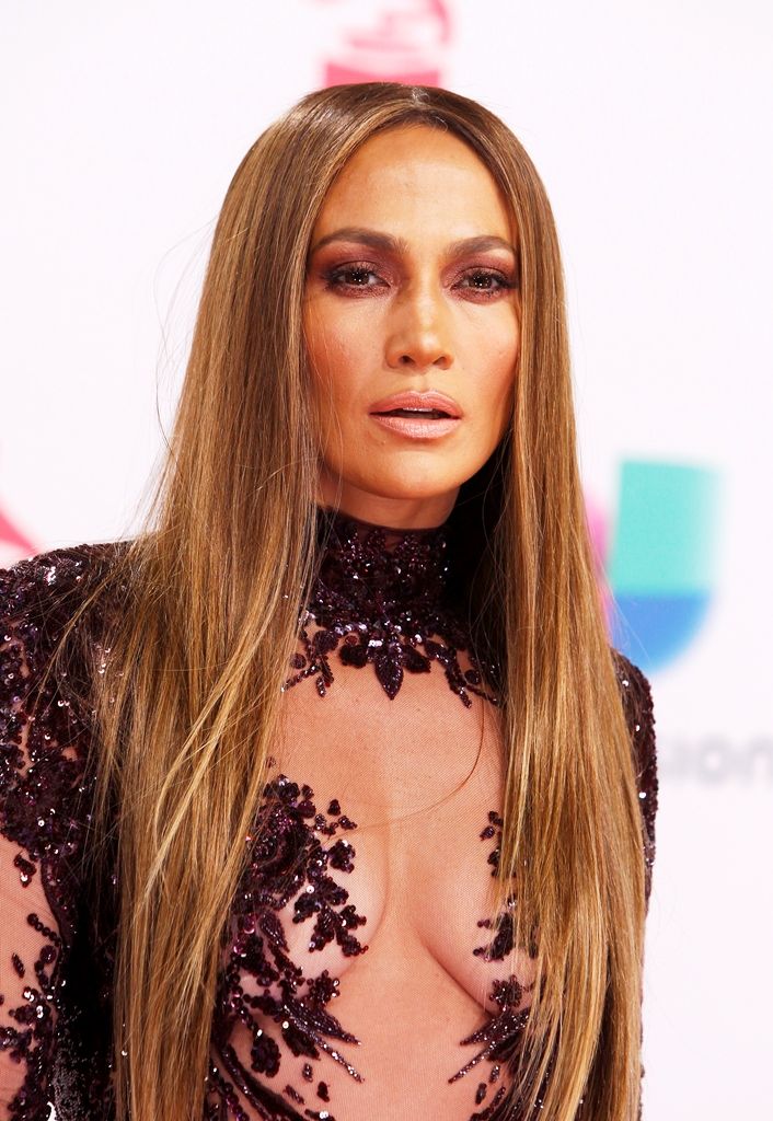 Jennifer Lopez Shares Sexy Full Body Selfie While In Miami Via Instagram