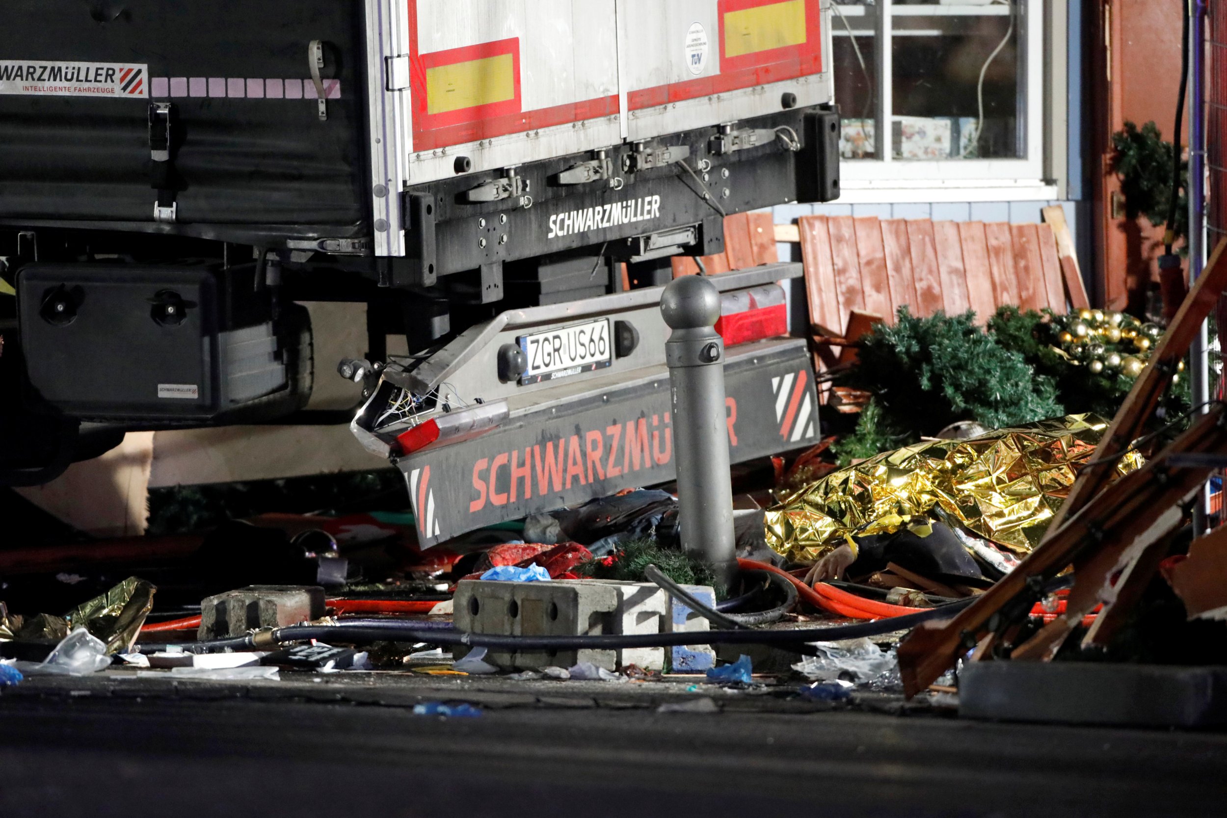 Berlin Truck Attack Photos: Pictures From Christmas Market Crash Being ...