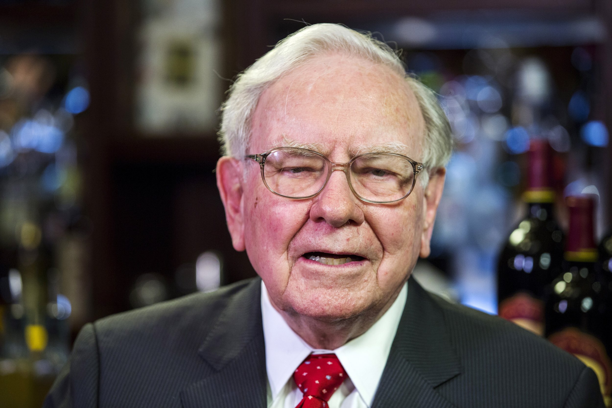 Who Has The Most Money In The World Warren Buffett Made Billions Of 