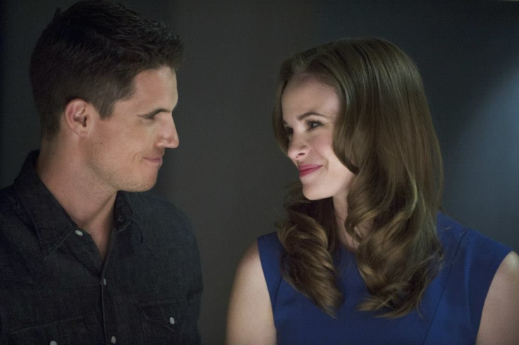 Robbie Amell as Ronnie, Danielle Panabaker as Caitlin