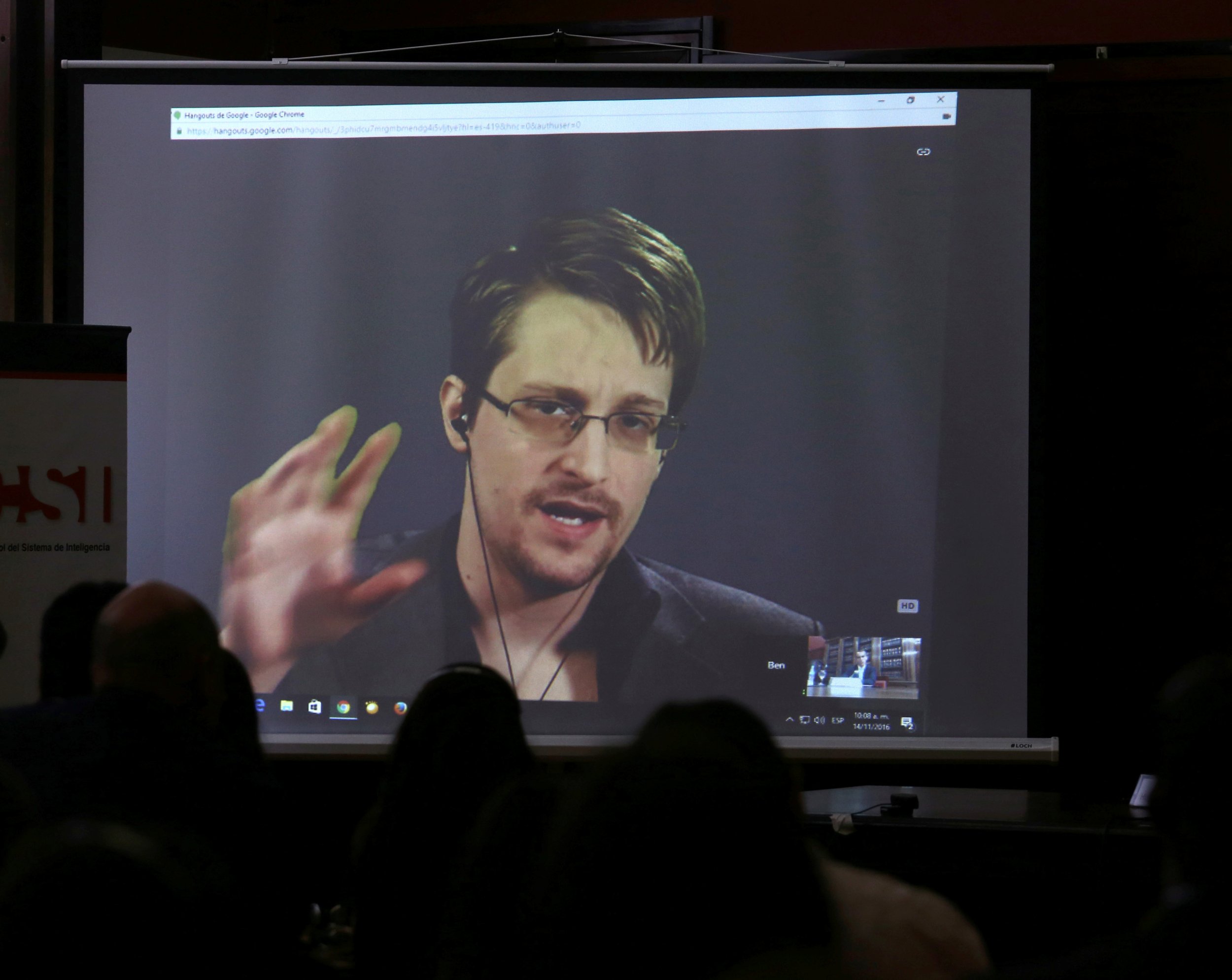 Edward Snowden Latest Nsa Whistleblowers Newest Mission Is Protecting Journalists From Spies 