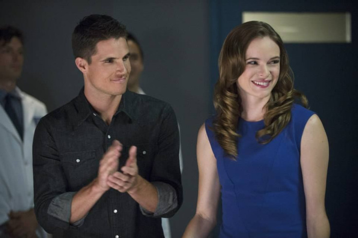 Robbie Amell as Ronnie, Danielle Panabaker as Caitlin