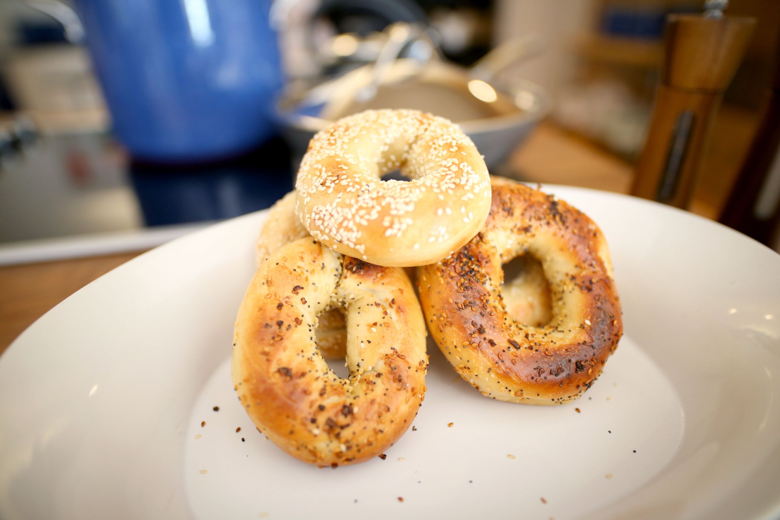 Bagel перевод. ПП Бейгл. Булочка Бейгл. Бублики Бейглы. Бейгл со сладкой начинкой.