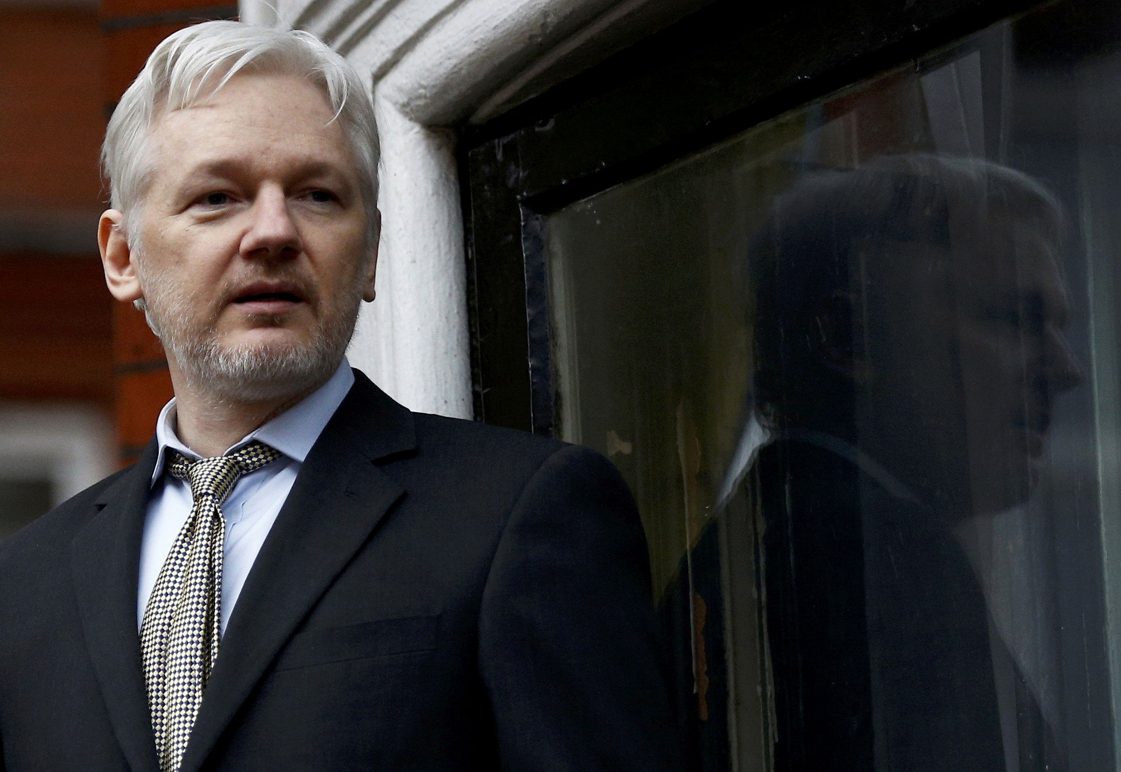Julian Assange Coming To The US? WikiLeaks Founder Facing Eviction From