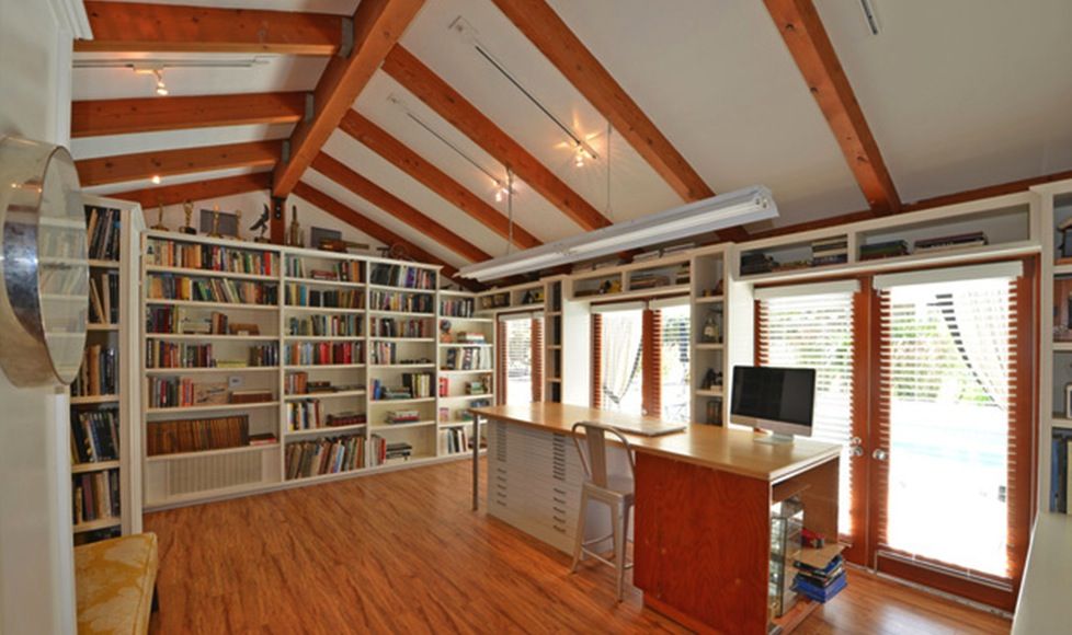Alyson Hannigans New Brentwood Home
