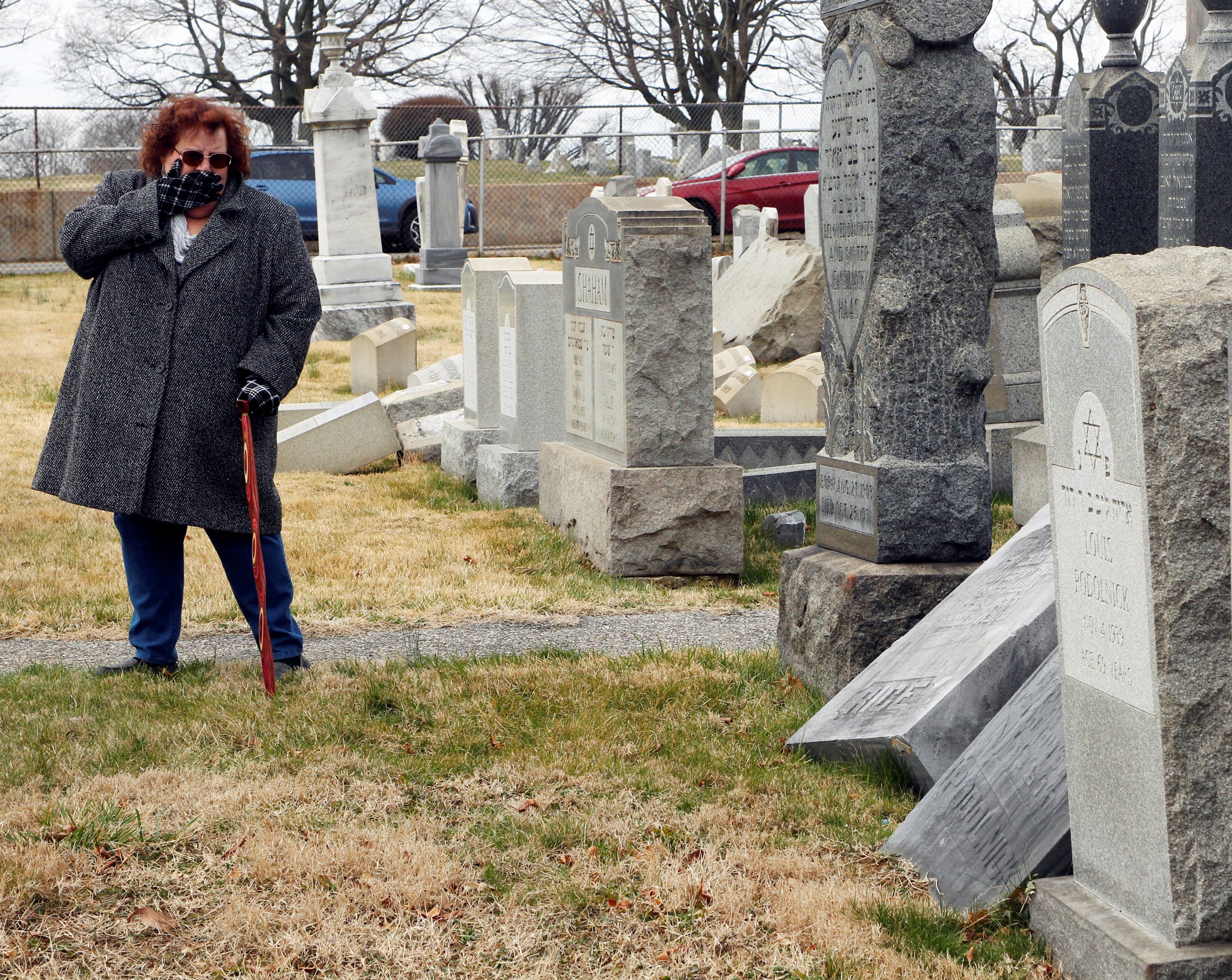 Hate In America: Muslims Help Jewish Cemeteries After Vandals Strike In ...