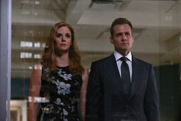 Sarah Rafferty as Donna, Gabriel Macht as Harvey