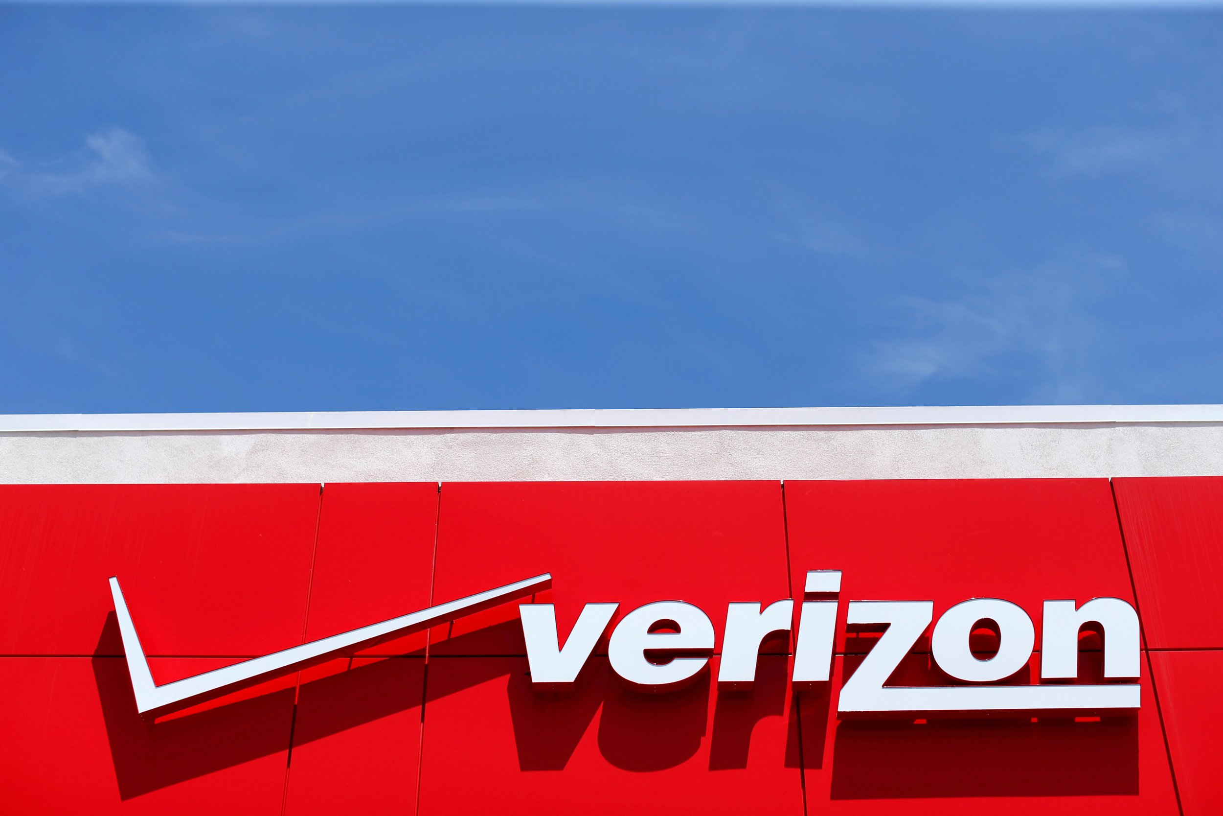 verizon-total-mobile-protection-how-to-sign-up-get-cracked-screen