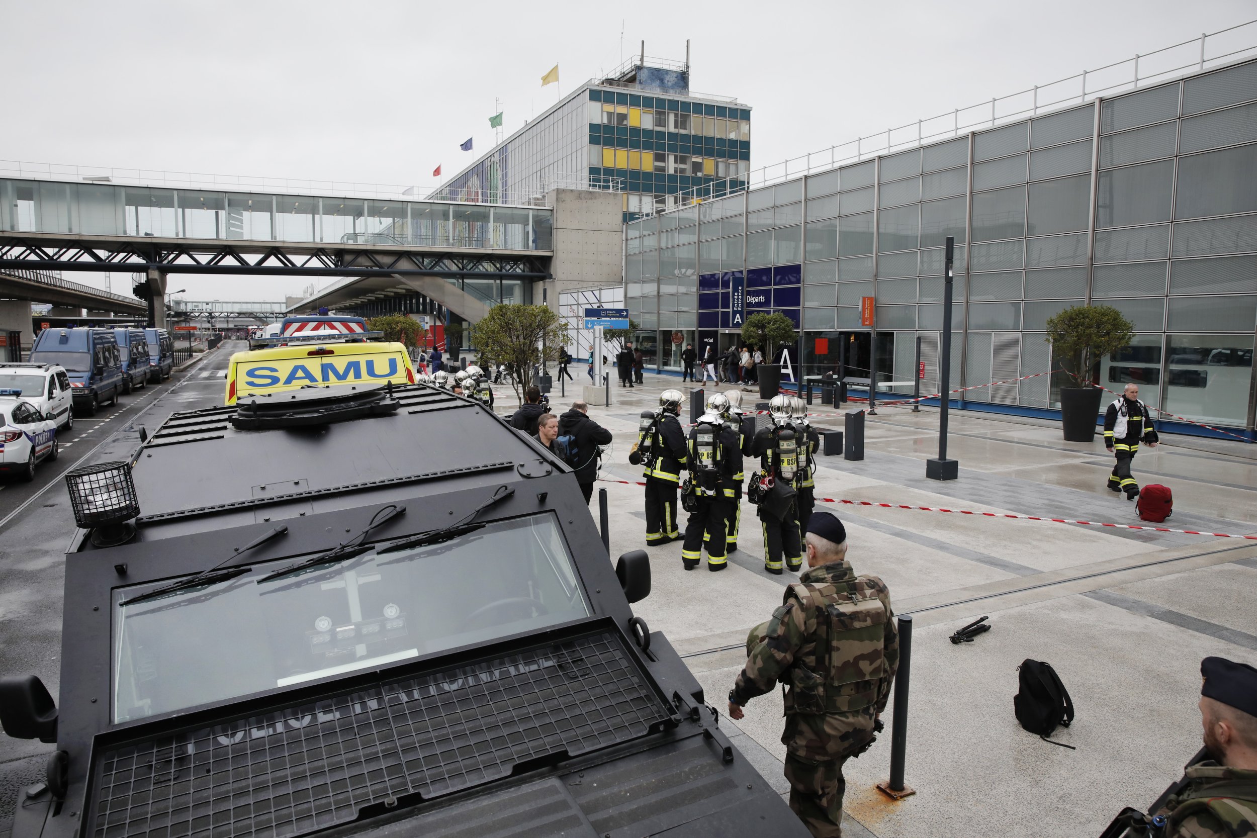 Aeroport orly alerte bombe