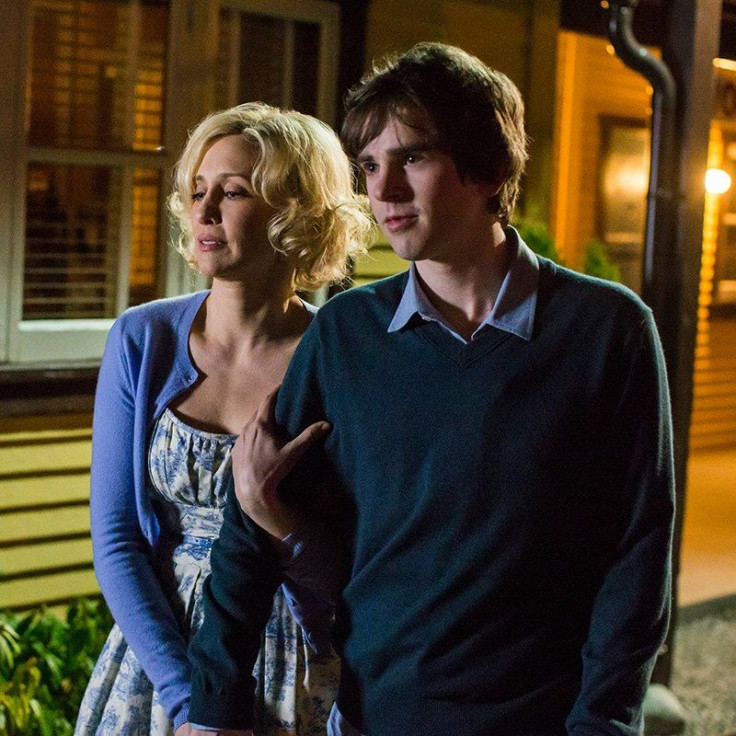 Vera Farmiga as Norma, Freddie Highmore as Norman