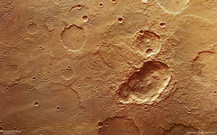 Triple_crater_in_Terra_Sirenum