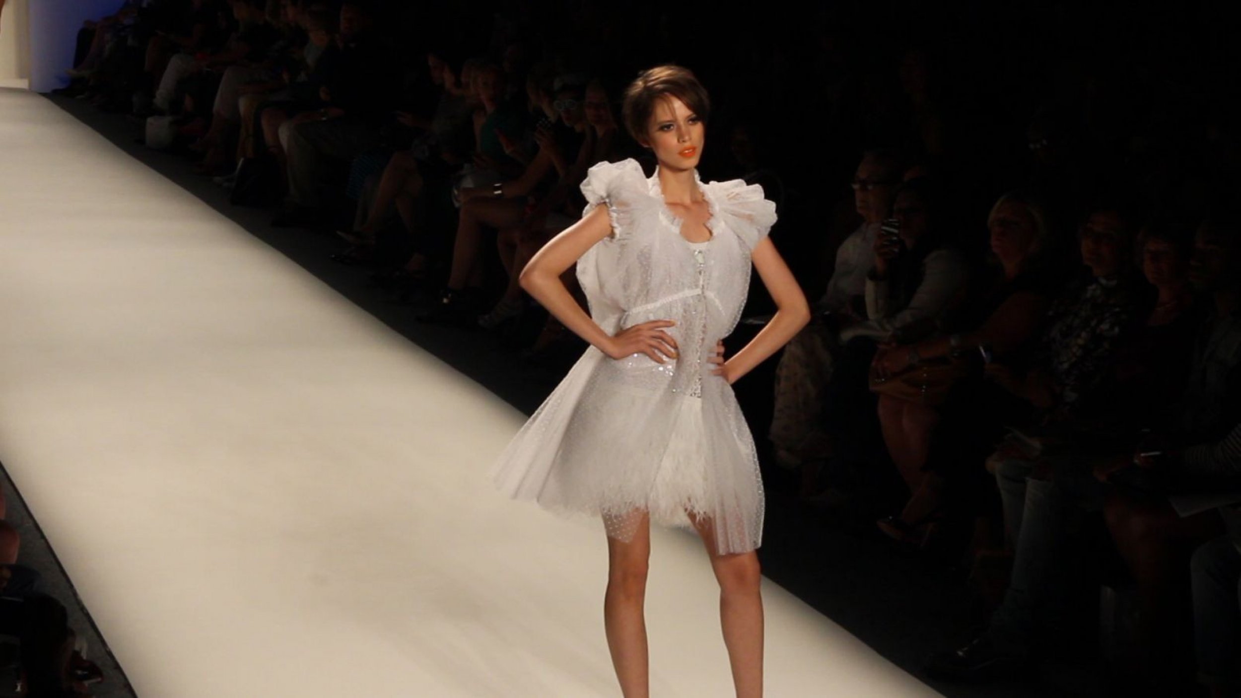 WATCH Joanna Mastroianni Runway Show New York Fashion Week Spring 2014