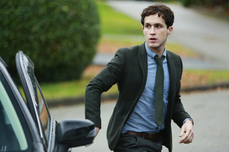 Rob Heaps as Ezra