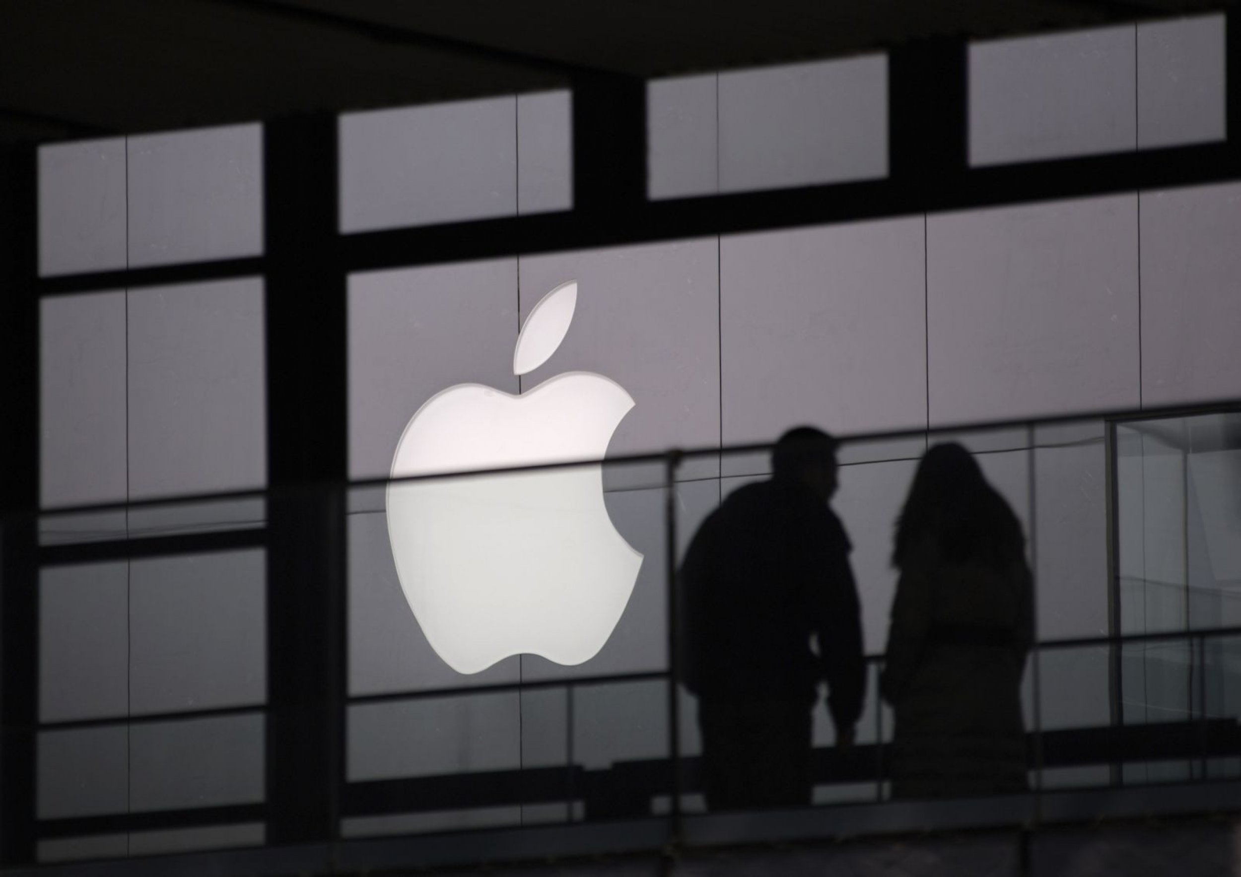 Apple Apologizes To China Customers Demand Fair Treatment