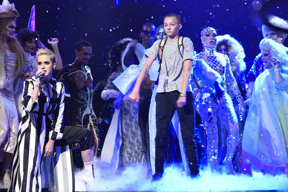 Who Is Backpack Kid From Katy Perry’s ‘SNL’ Performance? He’s Already A Viral Sensation IBTimes