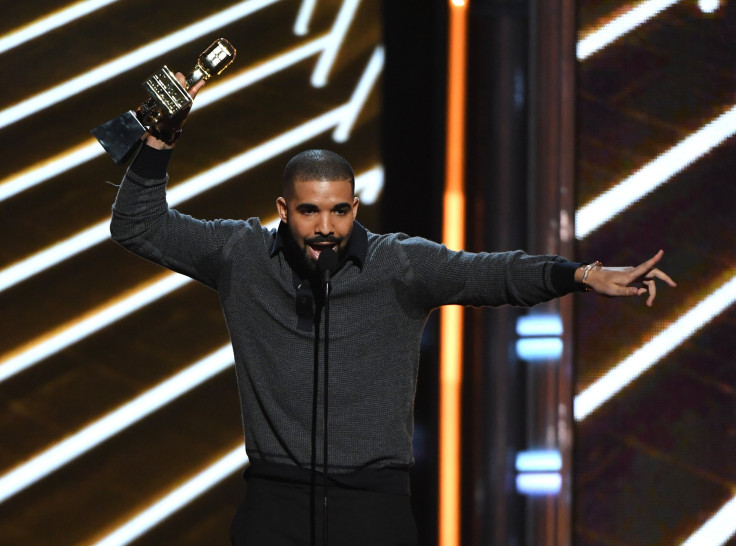 Drake at the 2017 Billboard Music Awards