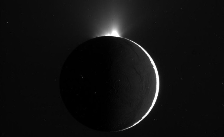 enceladus-plumes