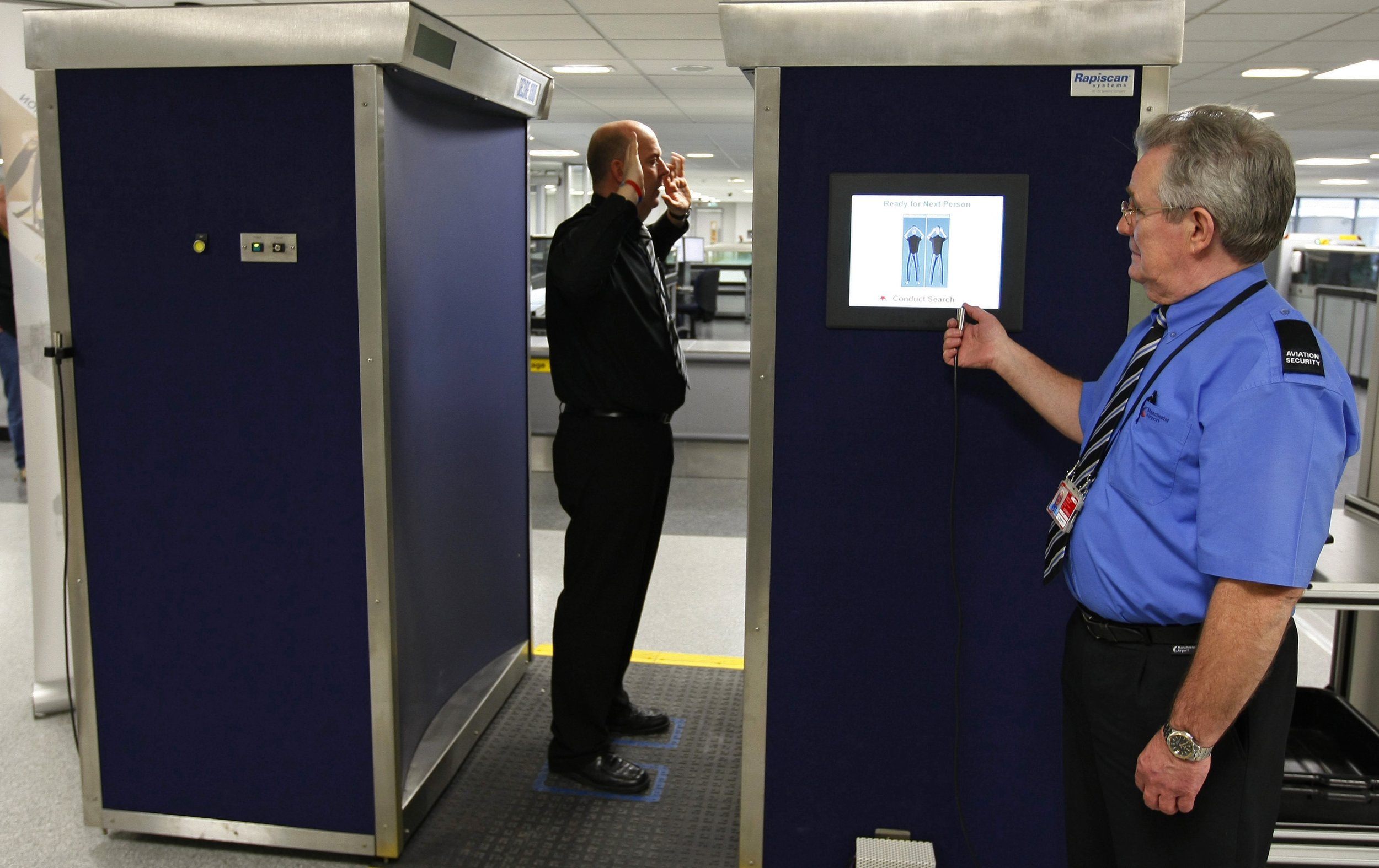 сканер людей в аэропорту