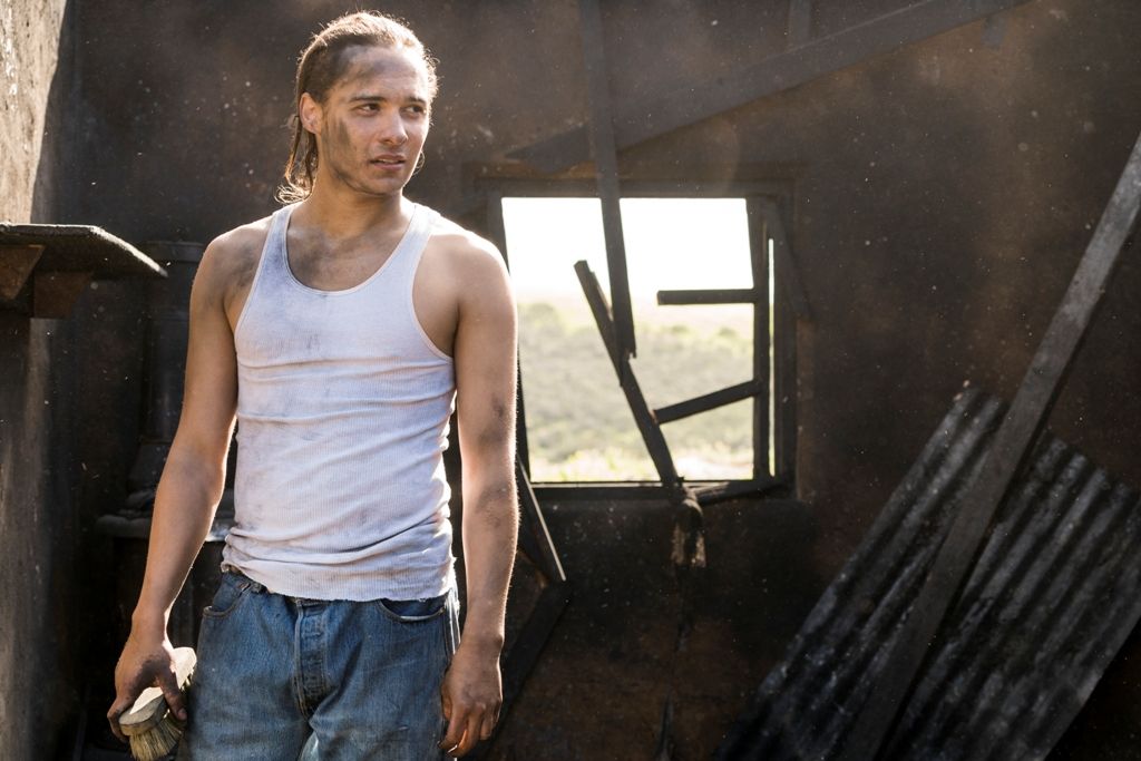 ‘fear The Walking Dead Star Frank Dillane Reveals How Nick Feels About Luciana Leaving Ranch 