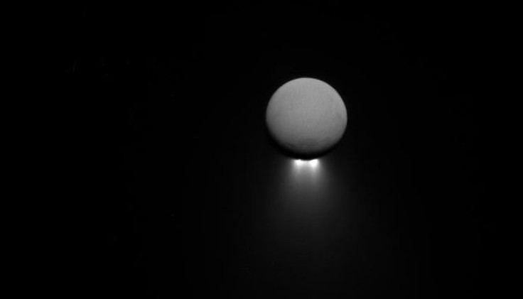 enceladus-plumes