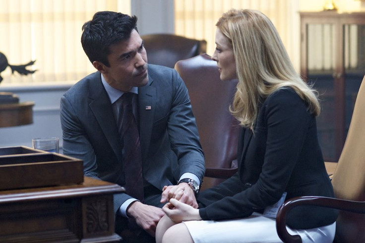 Ian Anthony Dale as Harris, Jennifer Finnigan as Grace