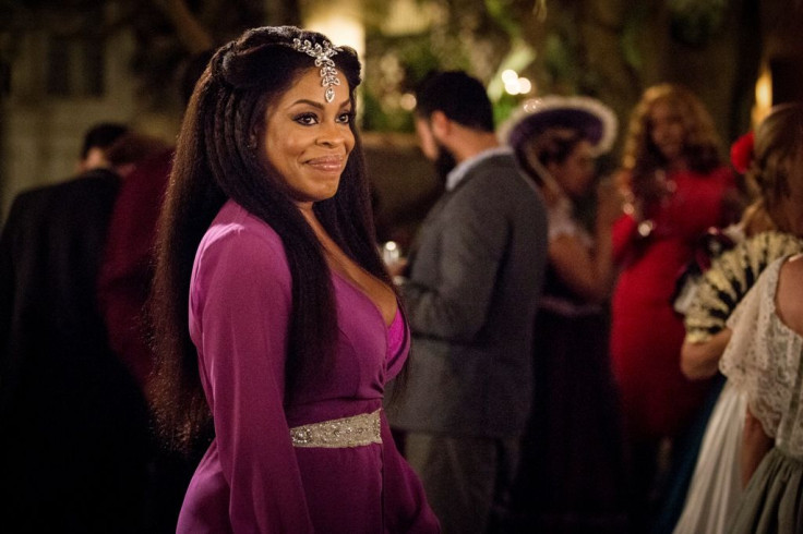 Niecy Nash as Desna