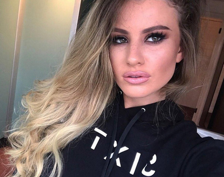 chloe ayling model