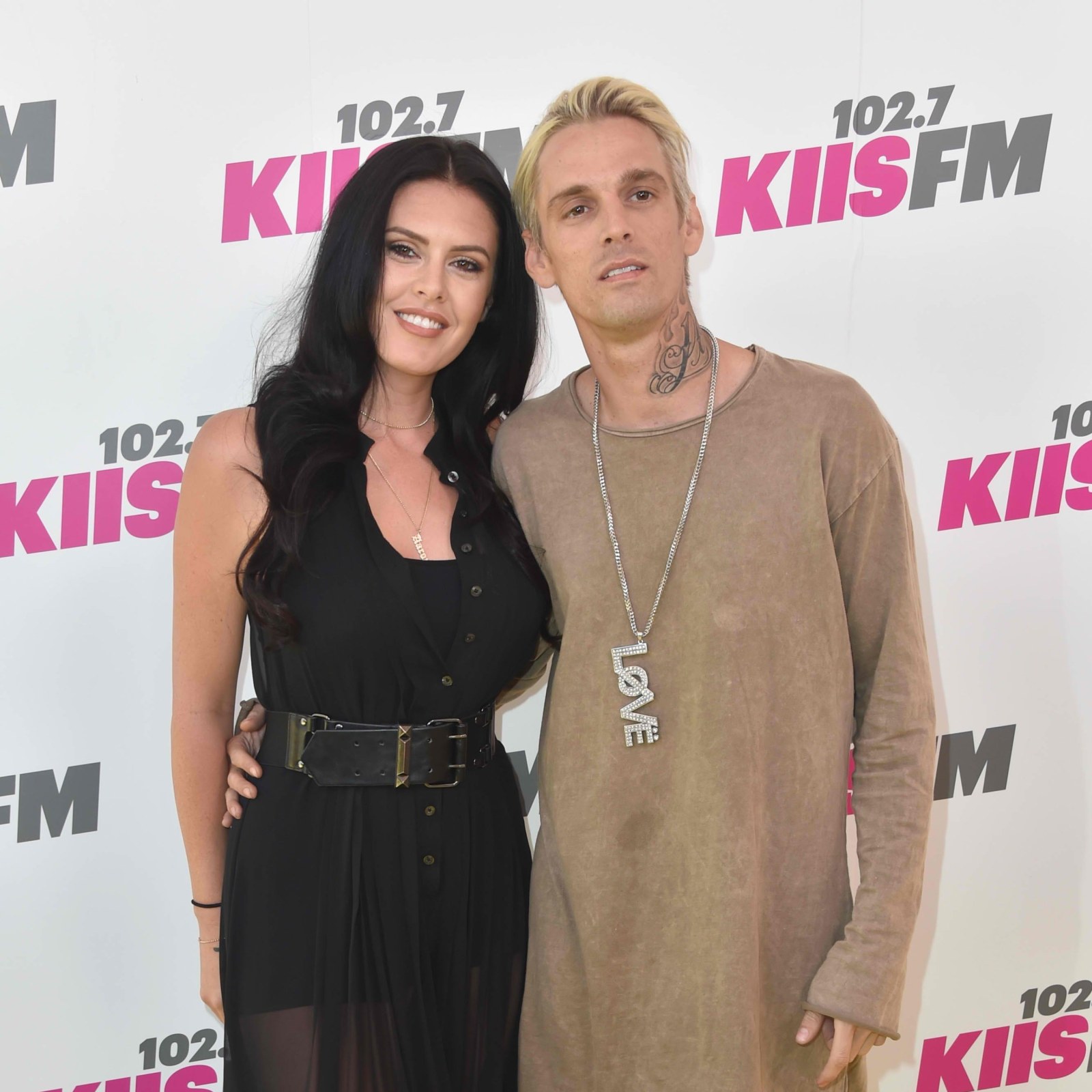 Ayollar va chaqaloqlarning erotik fotosuratlari U har doim yalangoch uxlardi.