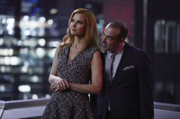 Sarah Rafferty as Donna, Rick Hoffman as Louis