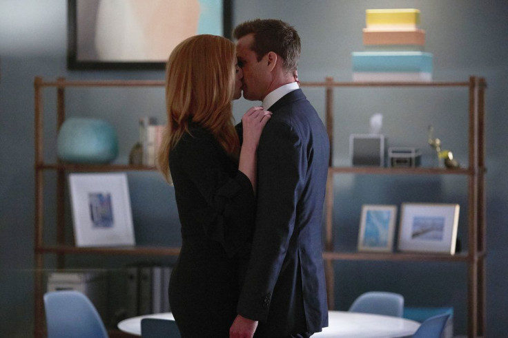 Sarah Rafferty as Donna, Gabriel Macht as Harvey