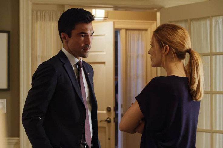 Ian Anthony Dale as Harris, Jennifer Finnigan as Grace