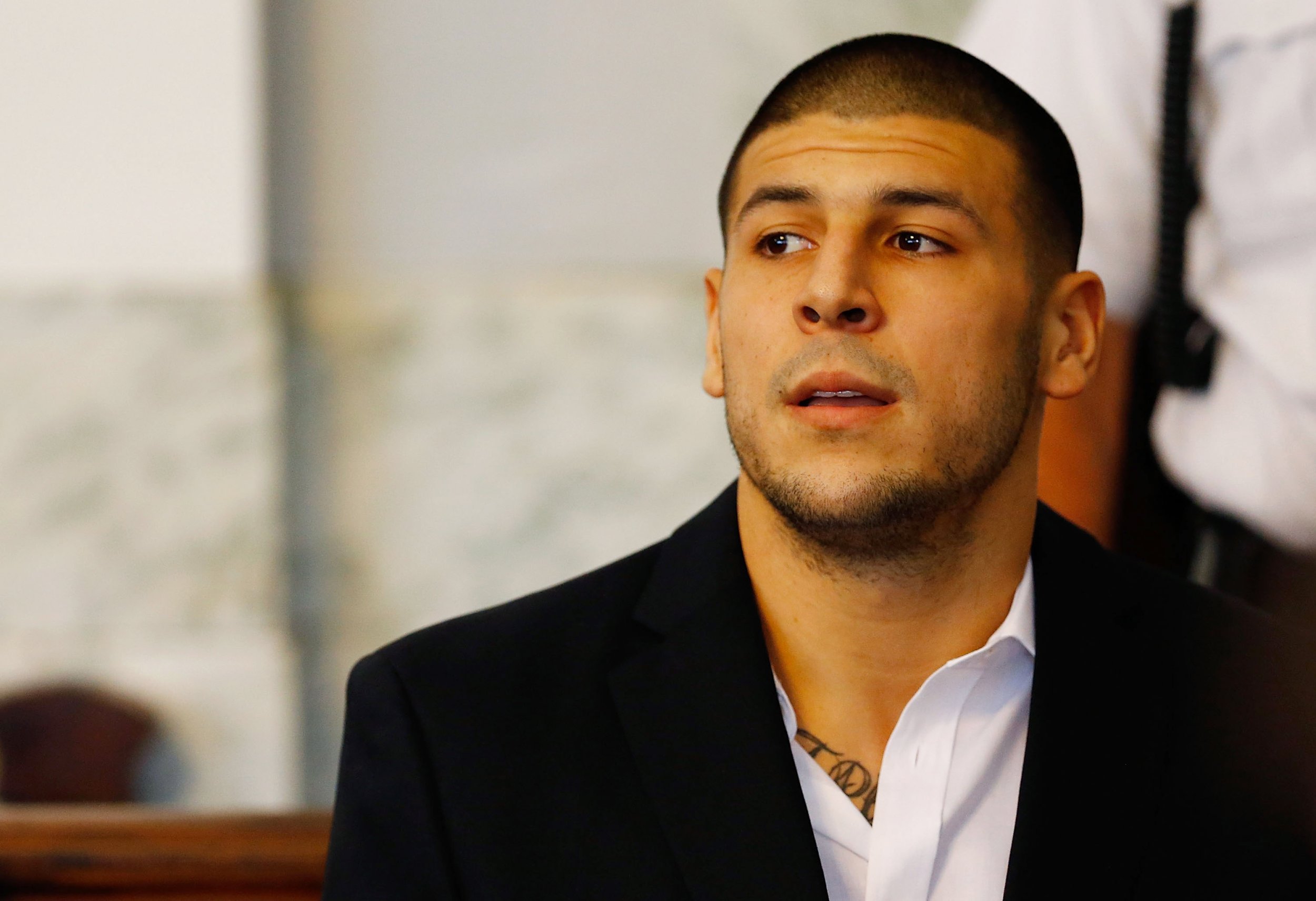 Aaron Hernandez's Fiancée Pens Emotional Tribute On 4th Death ...