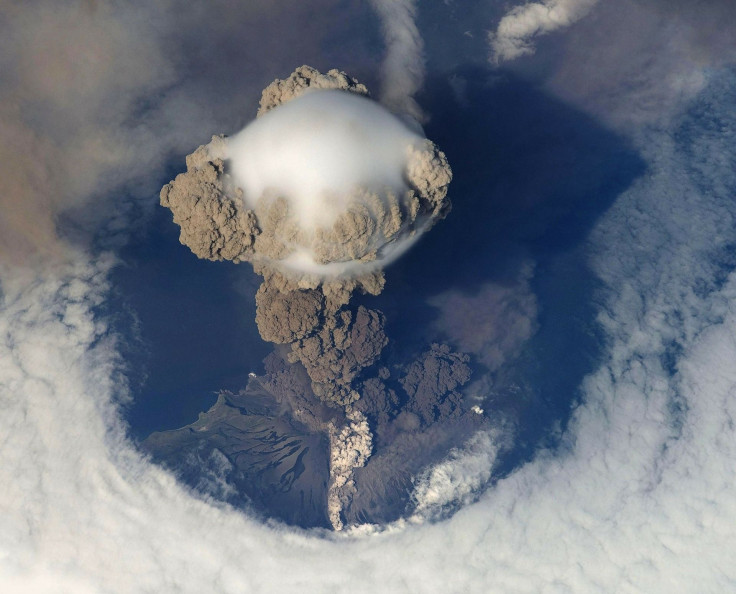 volcanic-eruption-67668_1920