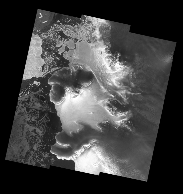 Dotson_ice_shelf_from_Sentinel-1_article_mob