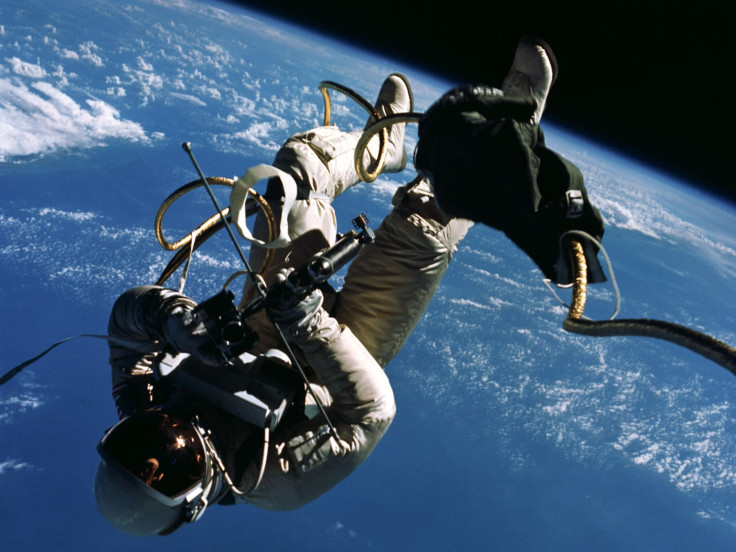 spacewalk-white-1965