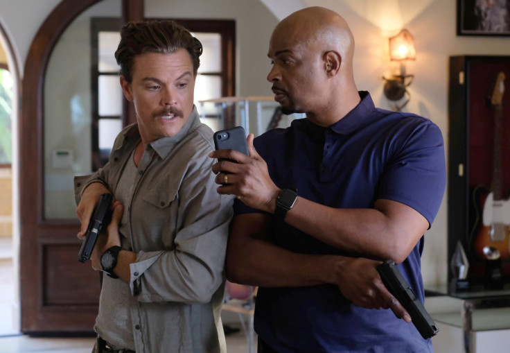 Clayne Crawford as Riggs, Damon Wayans as Murtaugh